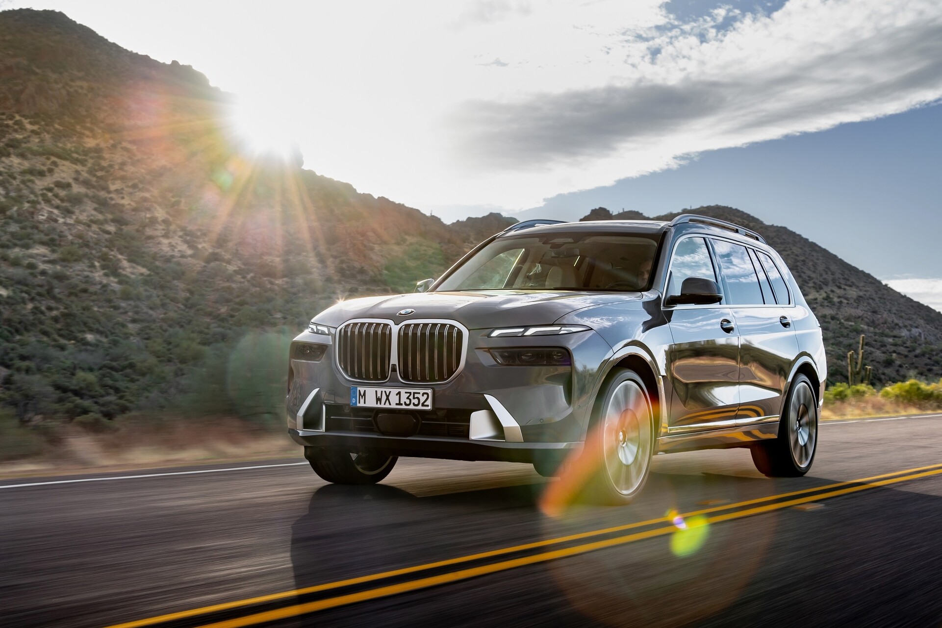 bmw-x7-duoc-huong-goi-bao-duong-dinh-ky-trong-5-nam-60000-km-1